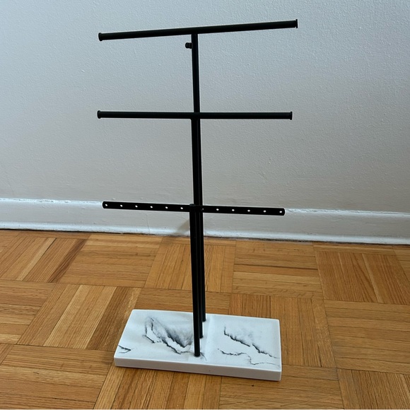 Jewerly Stand - 3-Tier Hanger - Picture 2 of 5